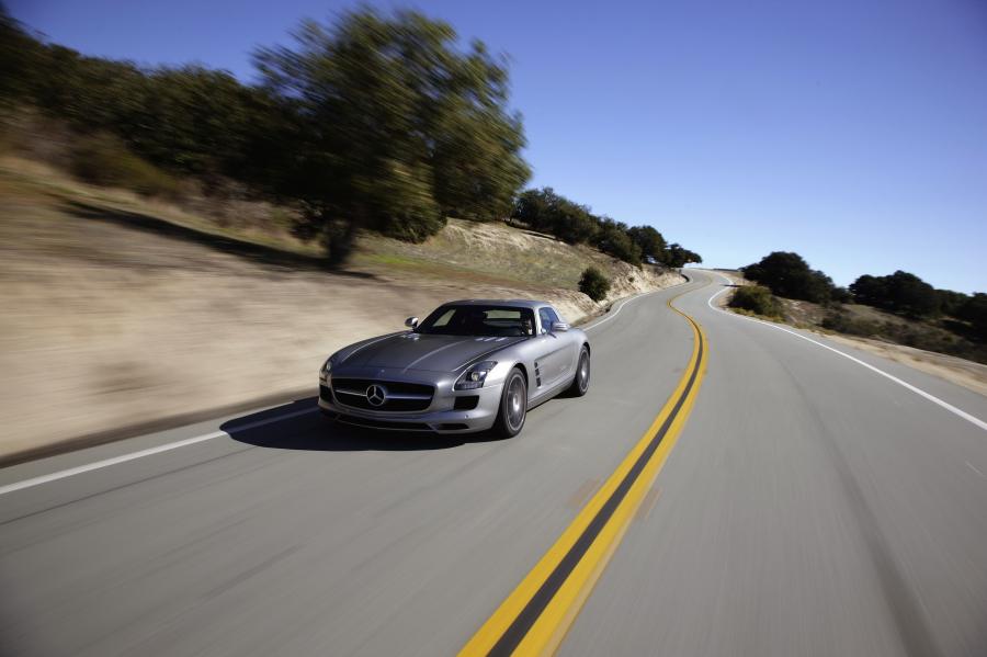  Mercedes-Benz SLS AMG 2010 года  (фото 140 из 526)